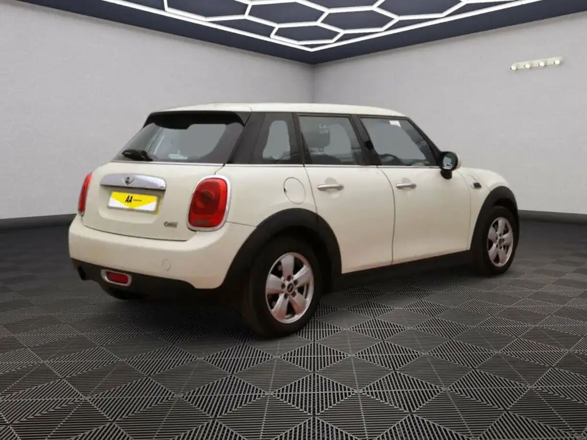 2015-mini-cooper-12-one-ss-5d-big-2
