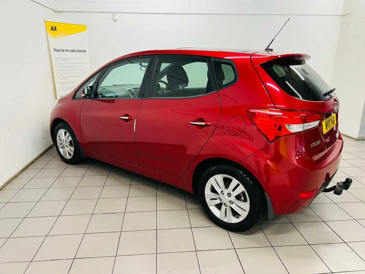 2011-hyundai-ix20-16-style-big-3