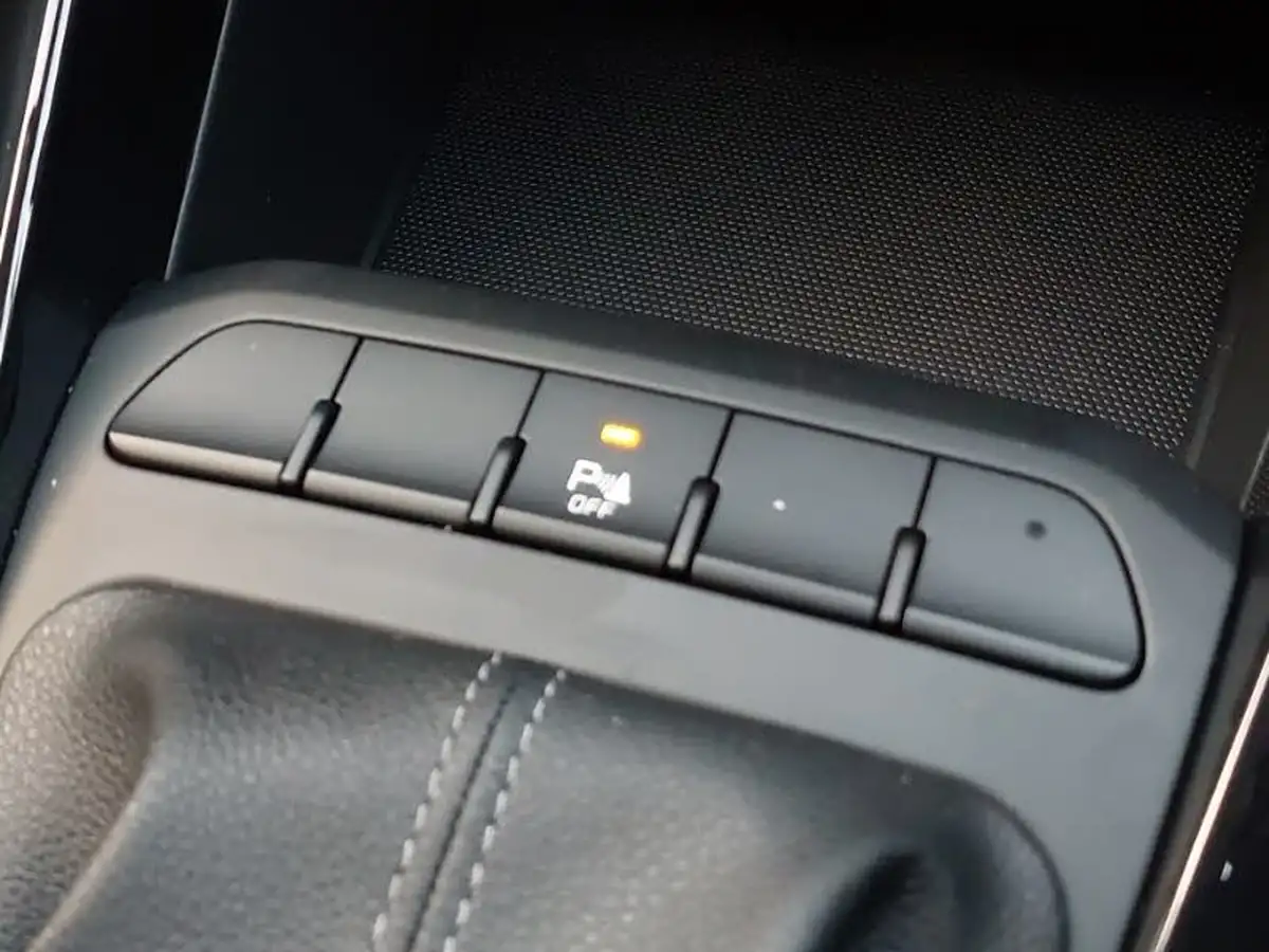 2021-kia-rio-10-t-gdi-2-big-13