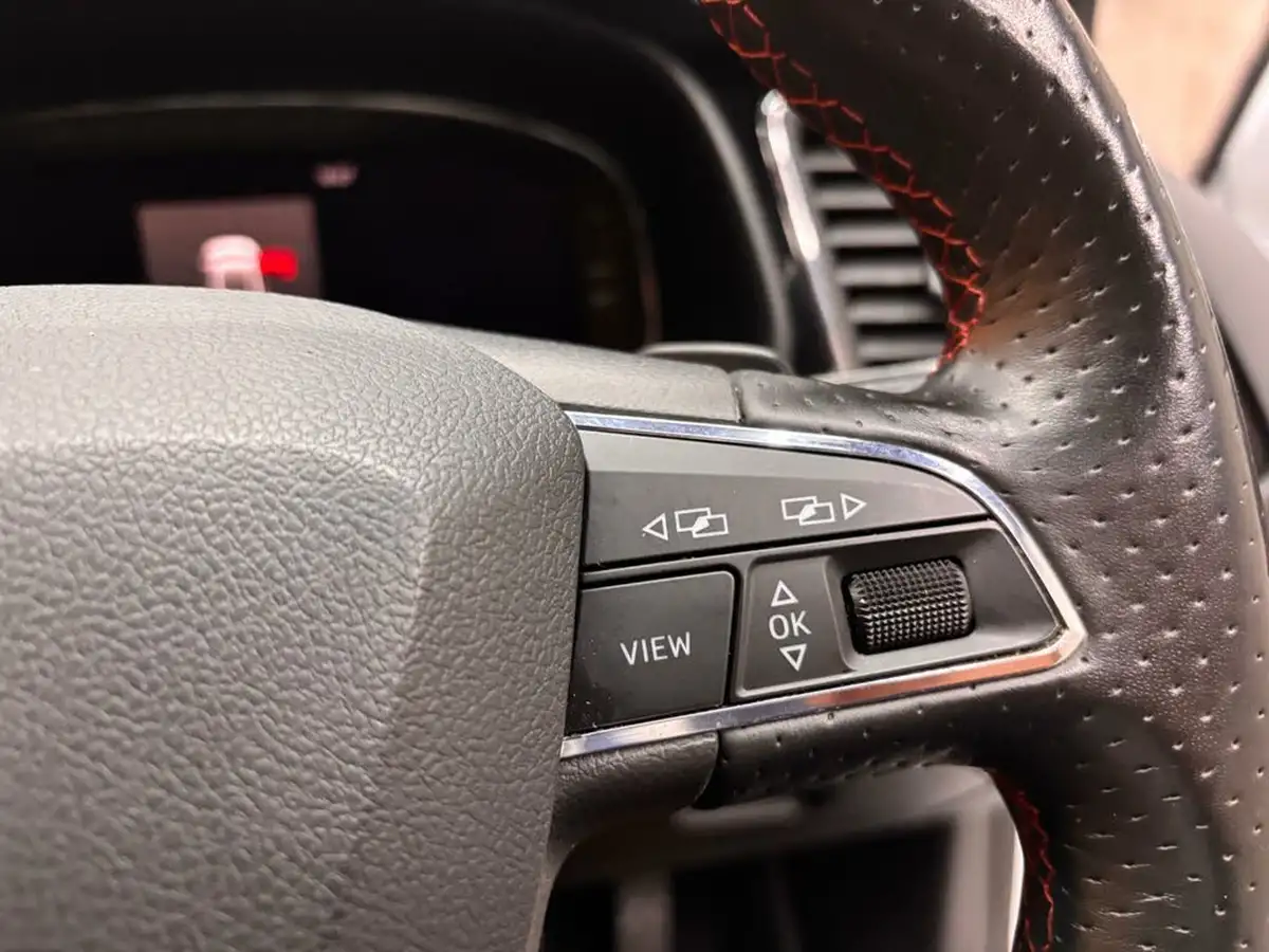 2020-seat-leon-20tdi-fr-black-edition-estate-dsg-big-23