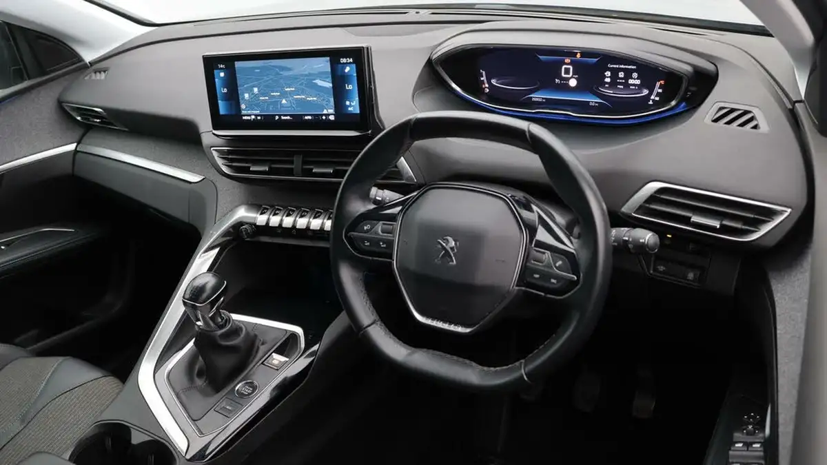 2022-peugeot-5008-suv-12-puretech-allure-premium-big-9