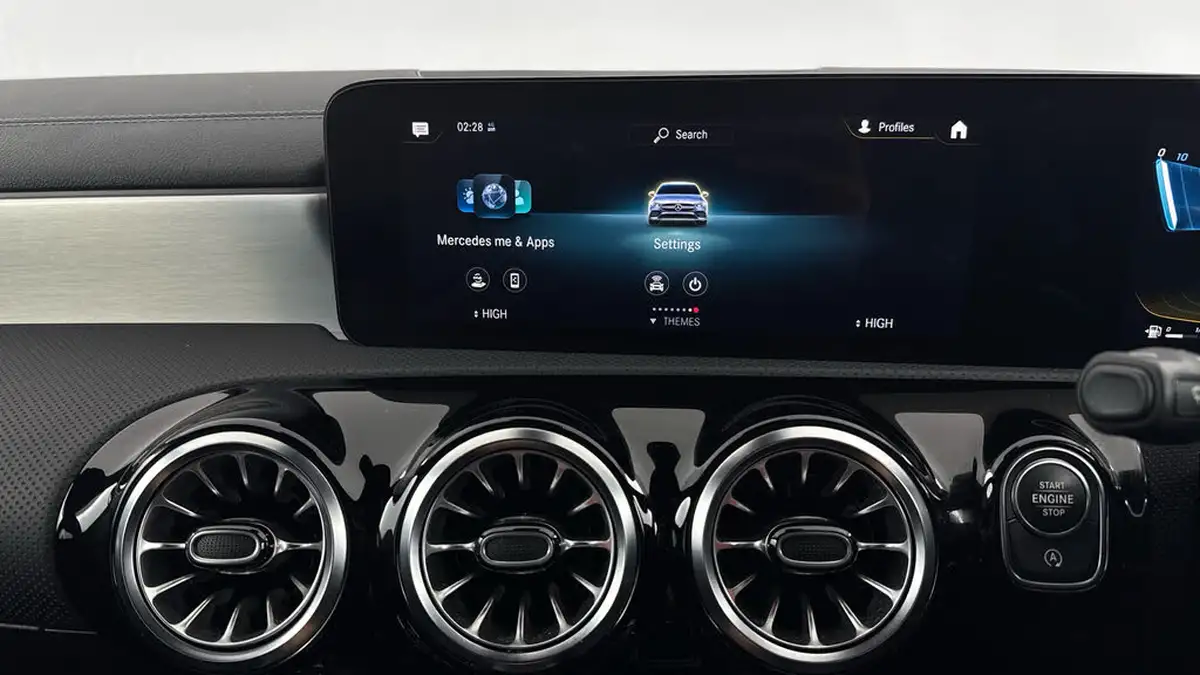 2022-mercedes-benz-cla-20-cla-35-amg-premium-shooting-brake-5d-big-16