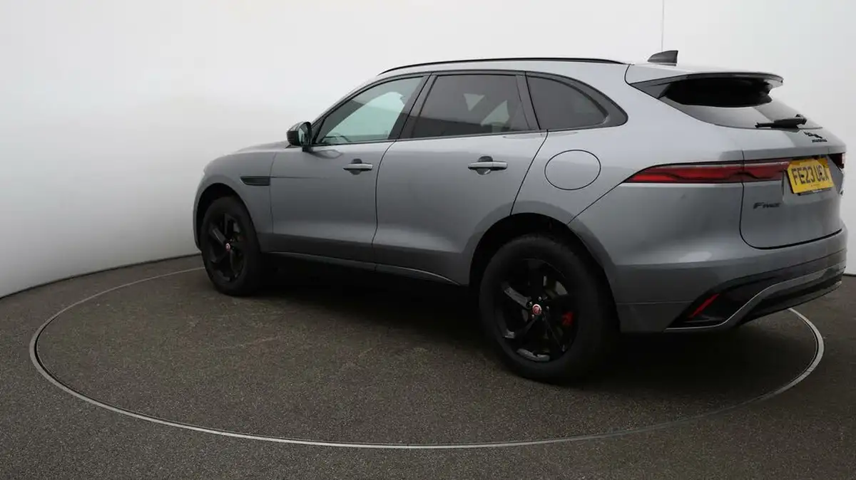 2023-jaguar-f-pace-20-p250-r-dynamic-black-big-5