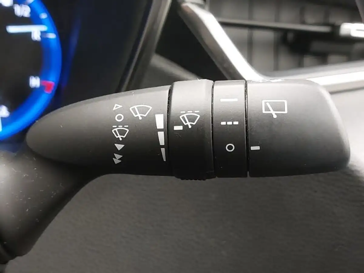 2021-toyota-corolla-18-vvt-i-icon-spare-wheel-touring-sports-5d-big-16