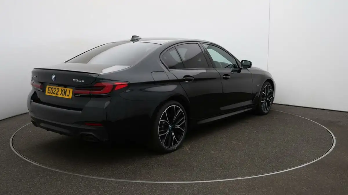 2022-bmw-5-series-20-530e-xdrive-m-sport-saloon-4d-big-48