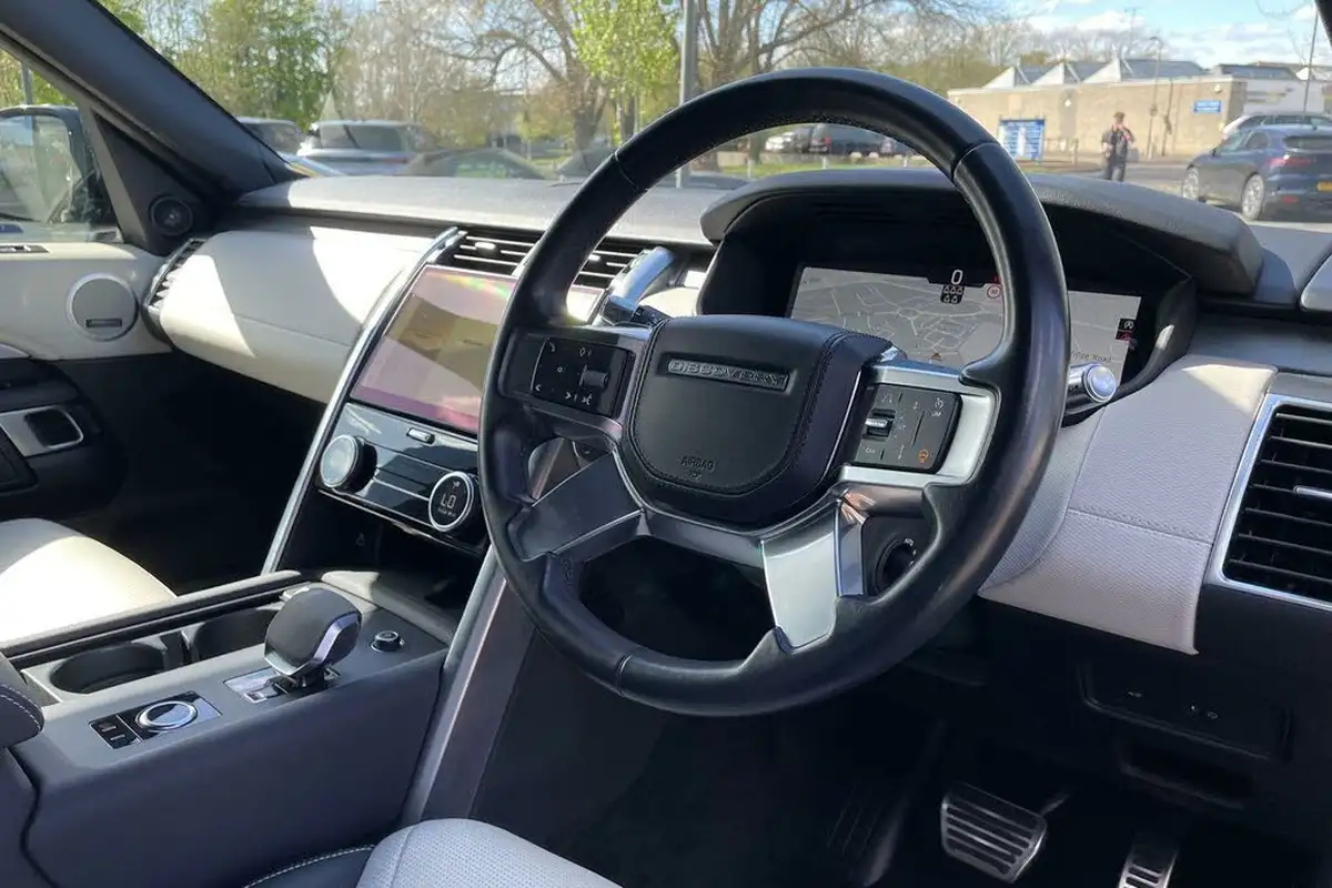 2021-land-rover-discovery-30-d300-r-dynamic-hse-big-27