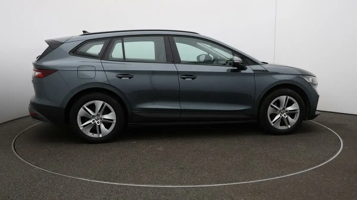 2022-skoda-enyaq-e-60-big-8