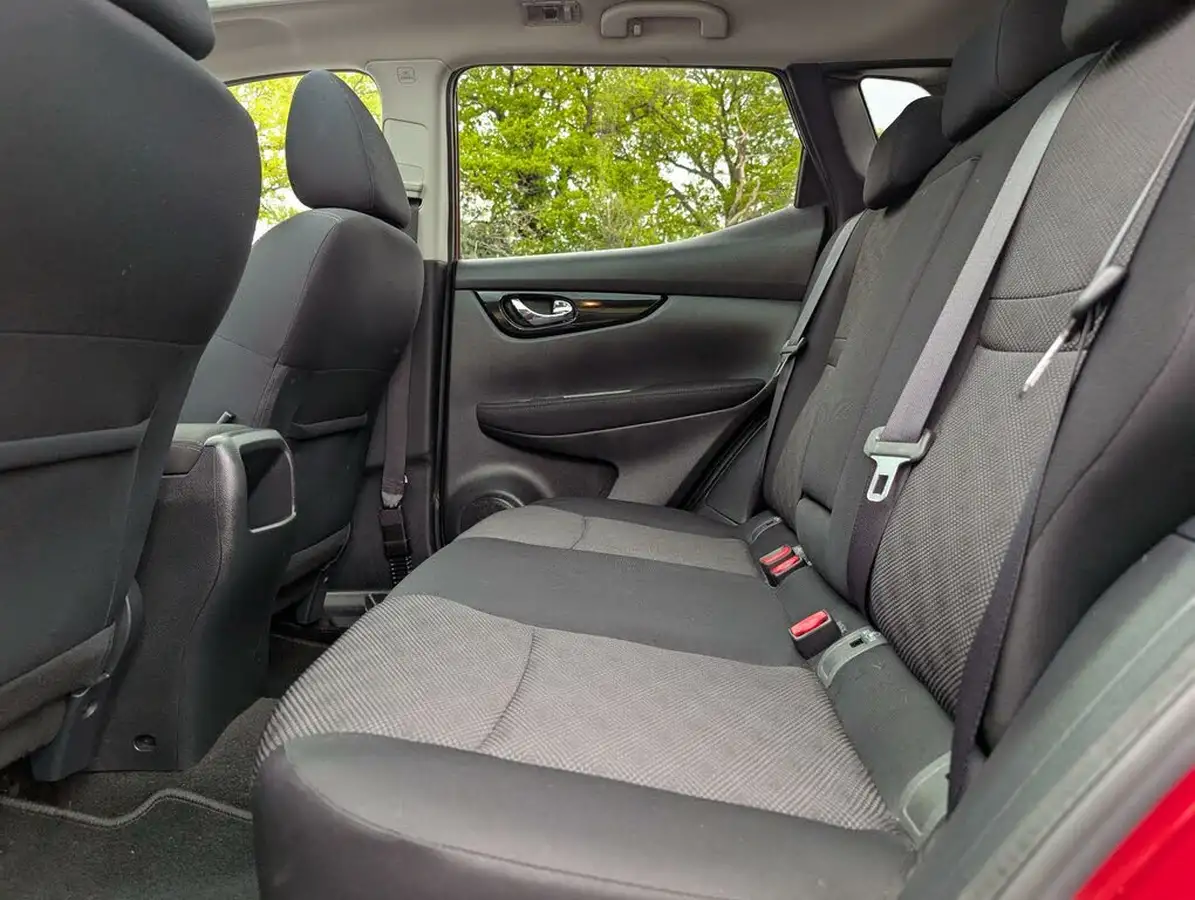 2016-nissan-qashqai-12-n-tec-big-24