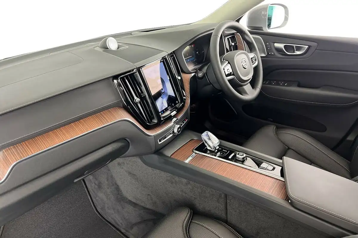 2024-volvo-xc60-20-t8-ultimate-dark-big-1