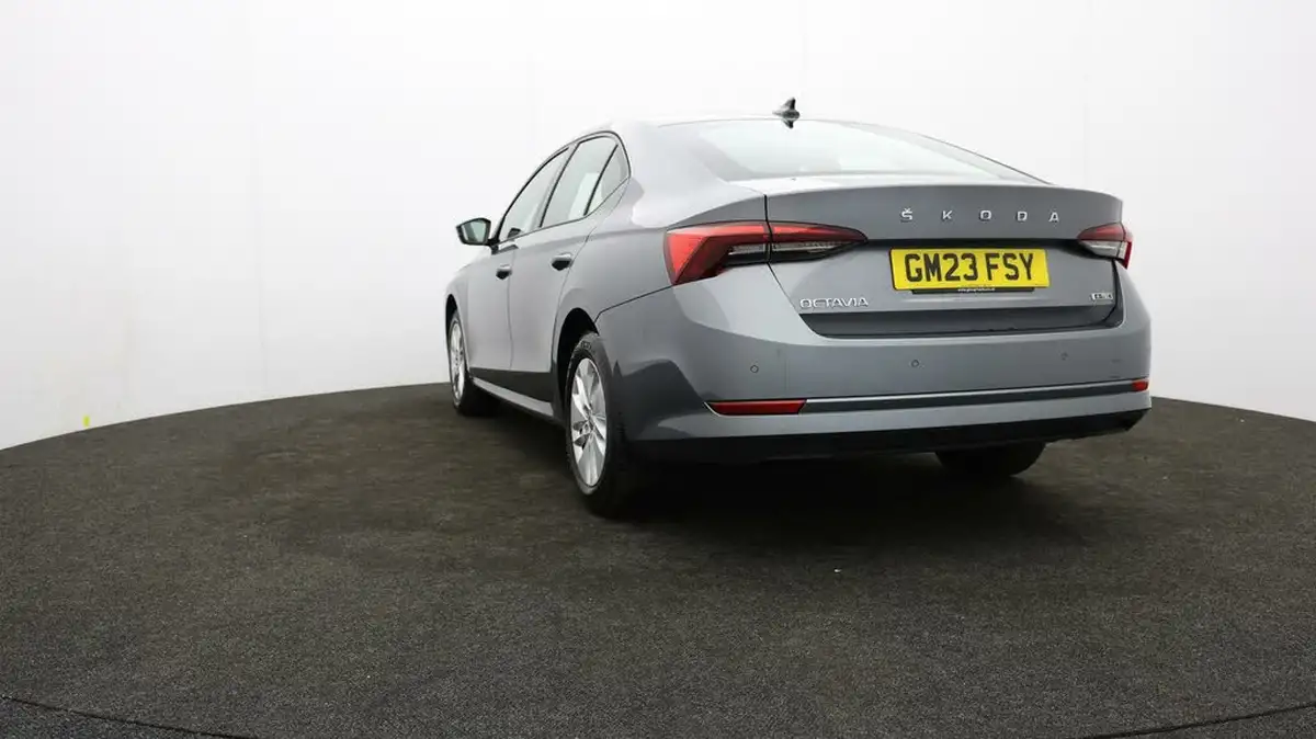 2023-skoda-octavia-10-tsi-e-tec-se-technology-110ps-hatchback-big-22