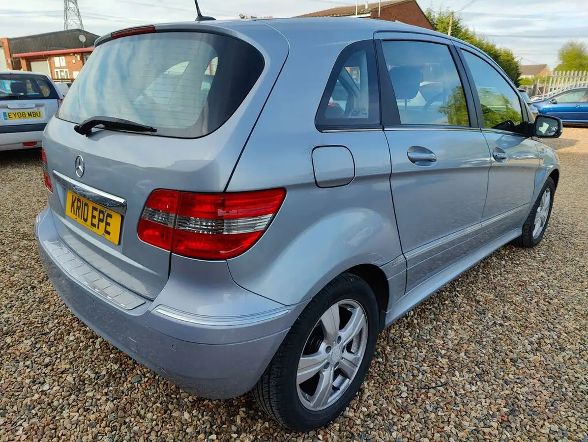 2010-mercedes-benz-b-class-15-b160-se-cvt-big-4