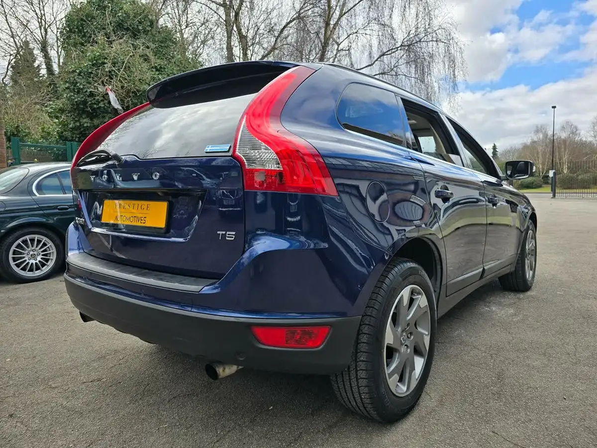 2010-volvo-xc60-20-t5-se-big-6