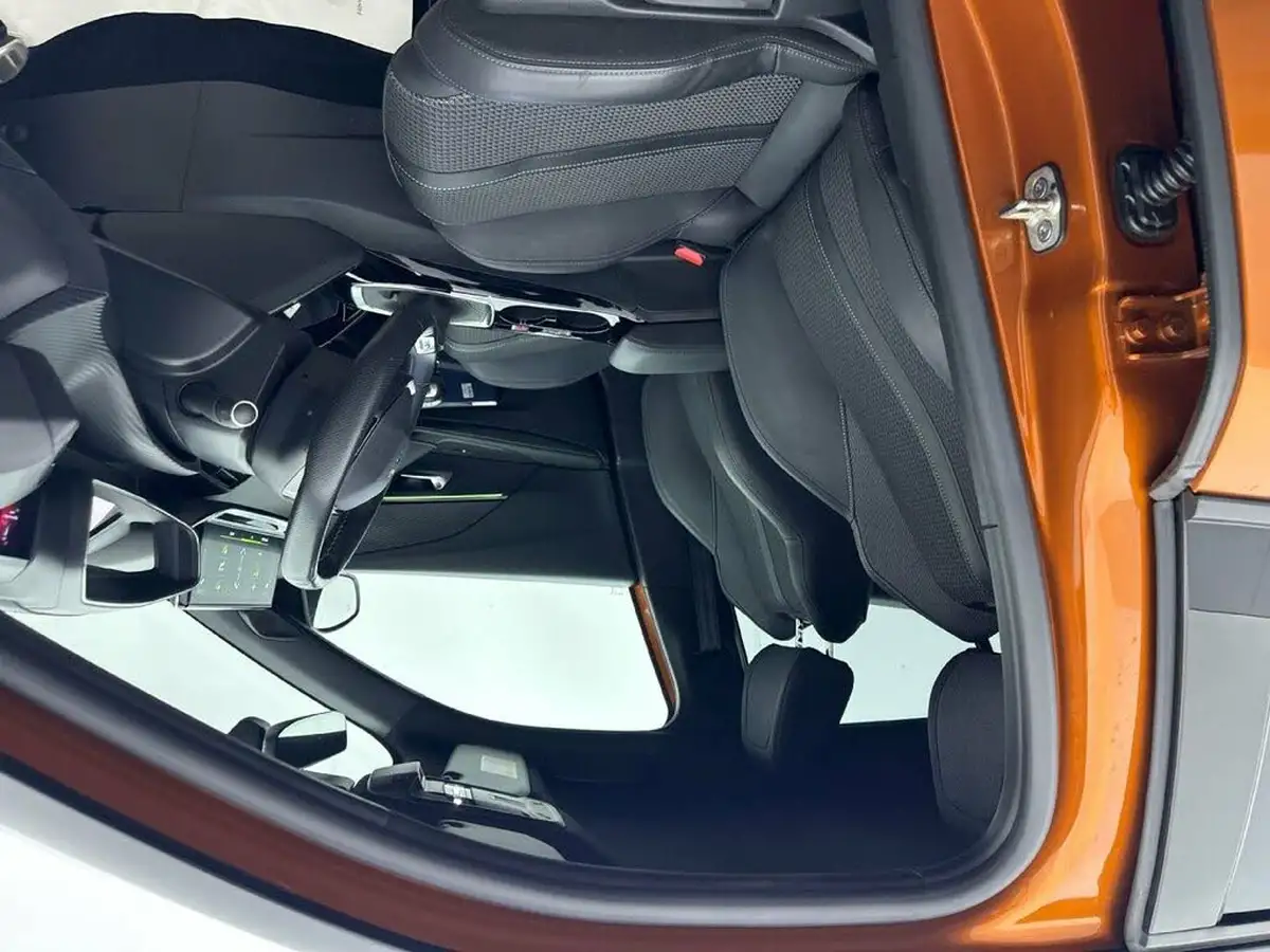 2021-peugeot-2008-suv-12-puretech-gt-big-15