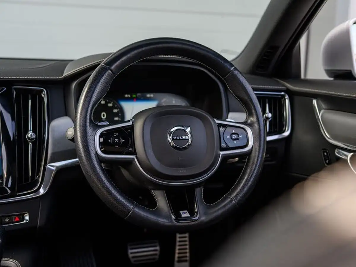 2018-volvo-s90-20td-d5-r-design-4x4-big-11