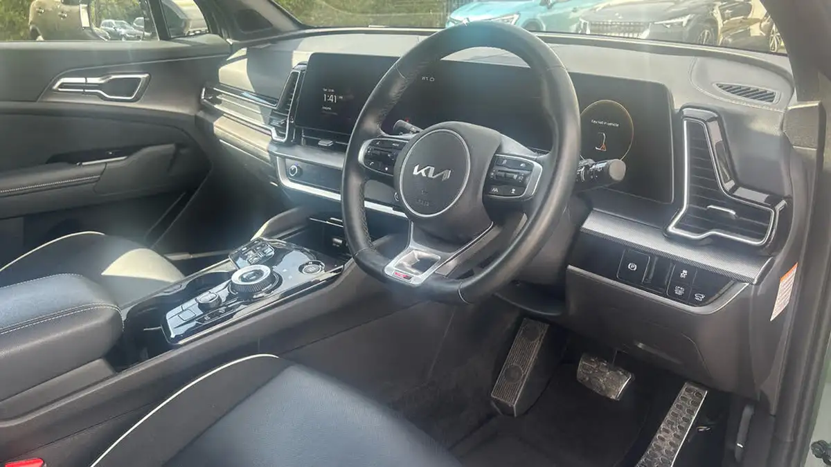 2023-kia-sportage-16-t-gdi-gt-line-226bhp-hev-auto-big-8