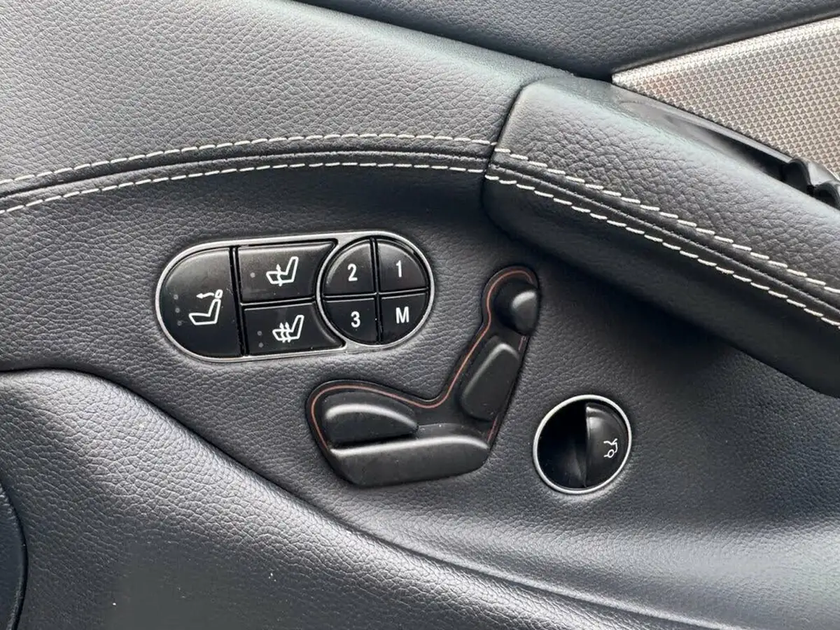 2009-mercedes-benz-sl-class-35-sl350-big-25