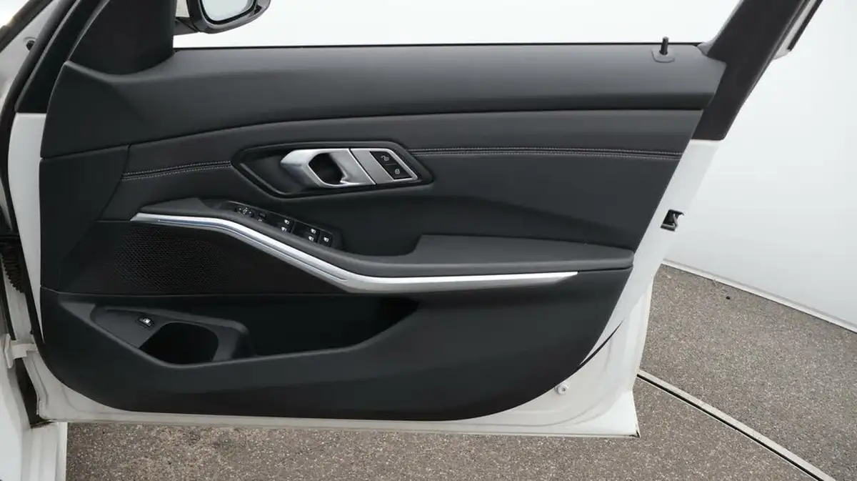 2022-bmw-3-series-20-330e-sport-pro-saloon-4d-big-15