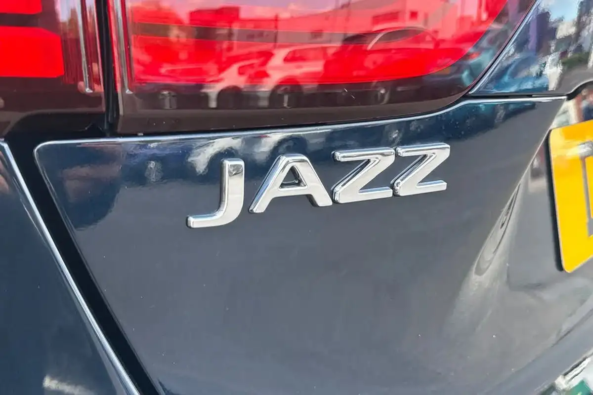 2022-honda-jazz-15-i-mmd-ex-107ps-big-25