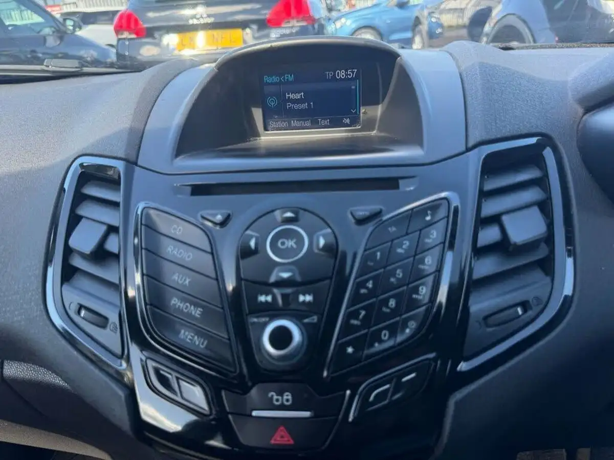 2016-ford-fiesta-10t-zetec-s-black-edition-big-12