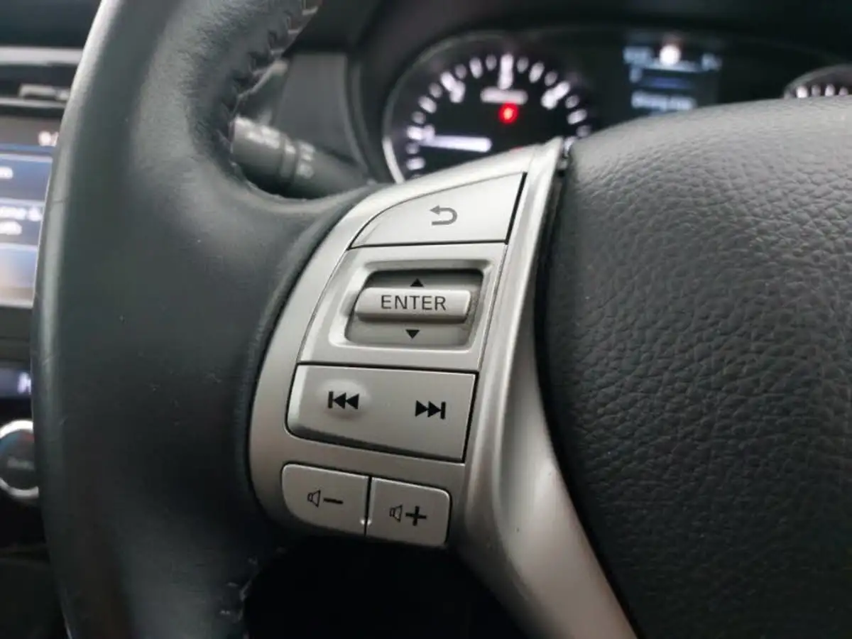 2015-nissan-qashqai-15dci-n-tec-big-16