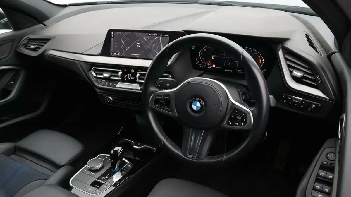 2023-bmw-1-series-15-118i-m-sport-lcp-dct-big-9