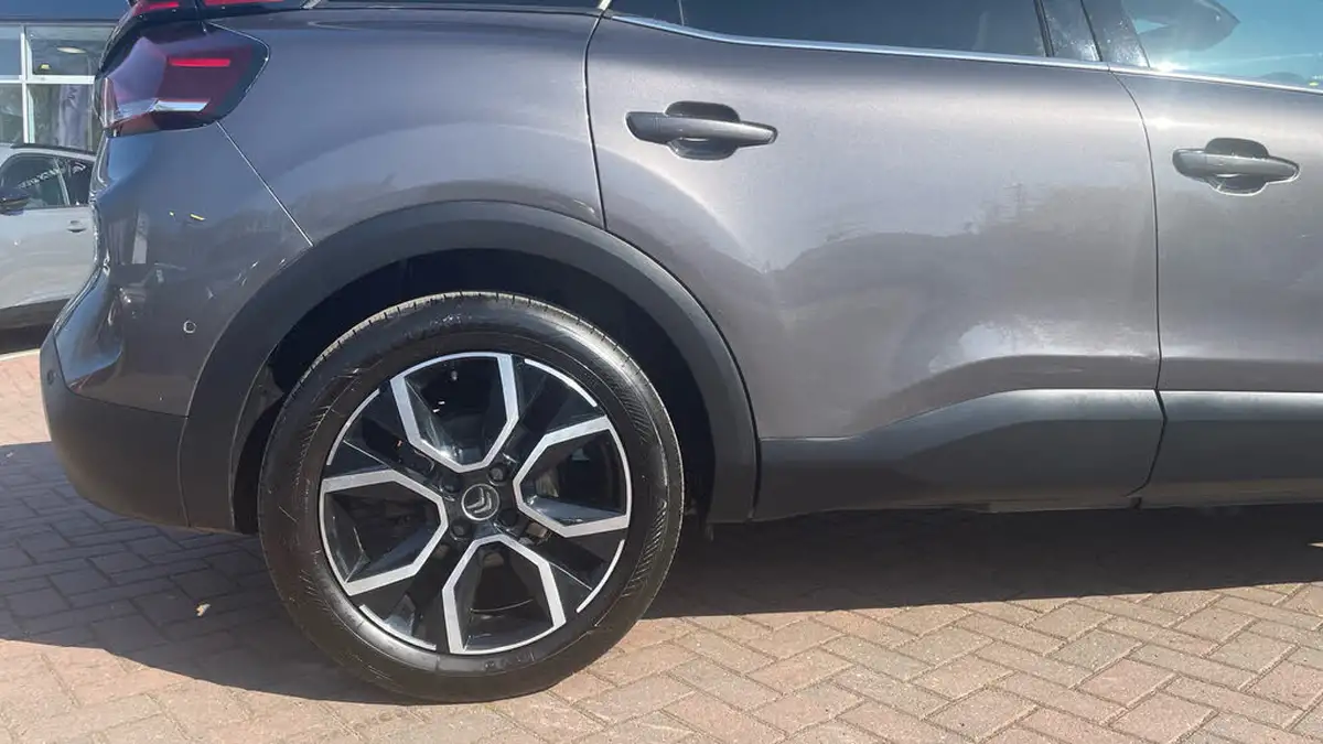2021-citroen-c4-e-shine-plus-big-15