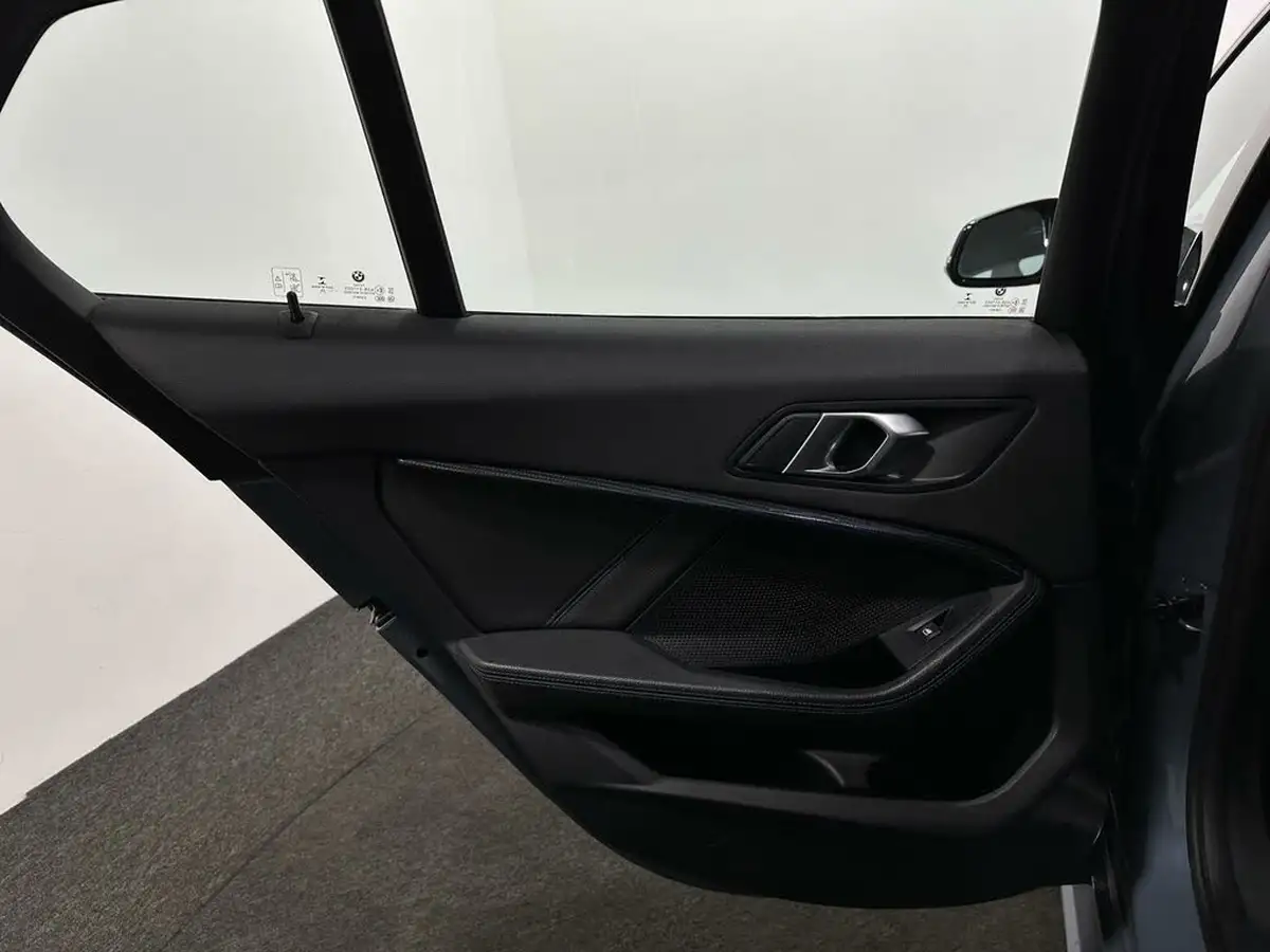 2021-bmw-1-series-15td-116d-m-sport-big-37