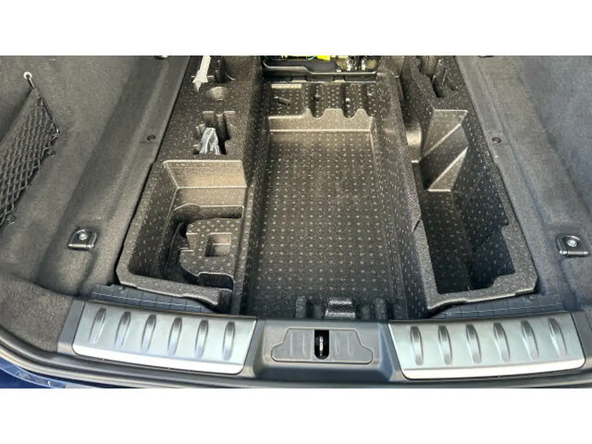 2023-jaguar-f-pace-20-d200-r-dynamic-s-big-32