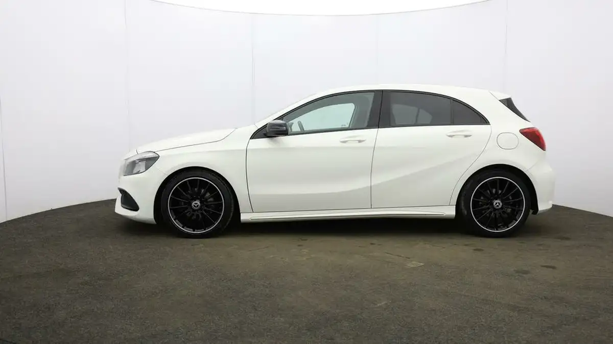 2017-mercedes-benz-a-class-16-a200-amg-line-ss-7g-dct-big-61