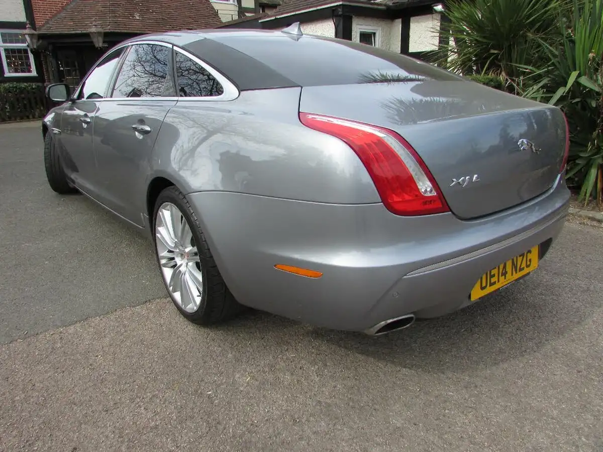 2014-jaguar-xj-series-30td-xj-portfolio-lwb-auto-big-3