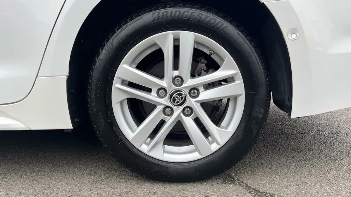 2020-toyota-corolla-18-vvt-i-icon-tech-spare-wheel-touring-sports-5d-big-28