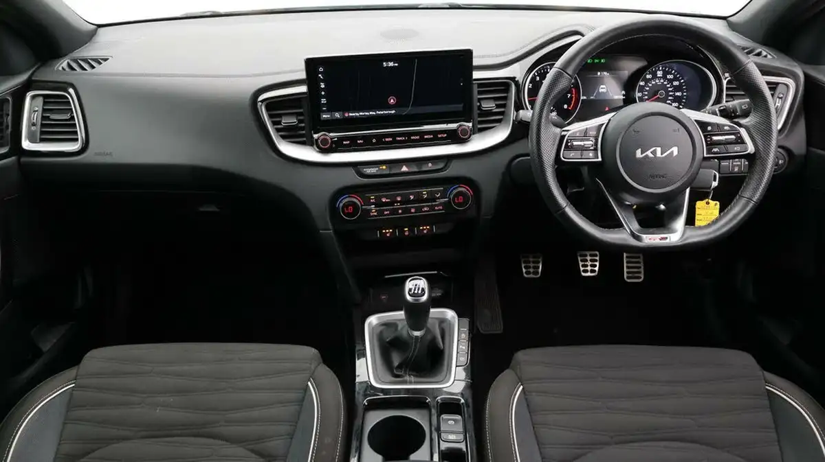 2023-kia-xceed-15-t-gdi-gt-line-158bhp-big-13