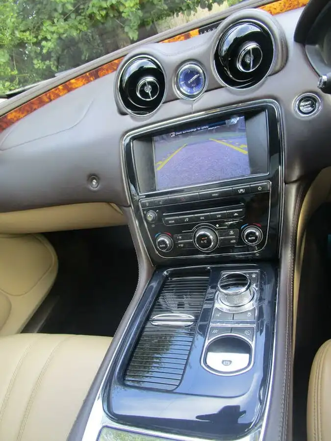 2010-jaguar-xj-series-50-xj-premium-luxury-lwb-big-21