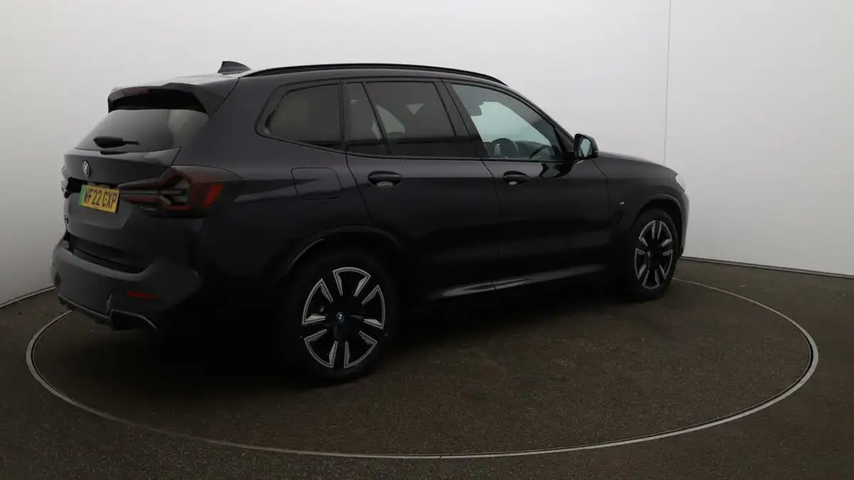 2022-bmw-ix3-e-m-sport-big-54