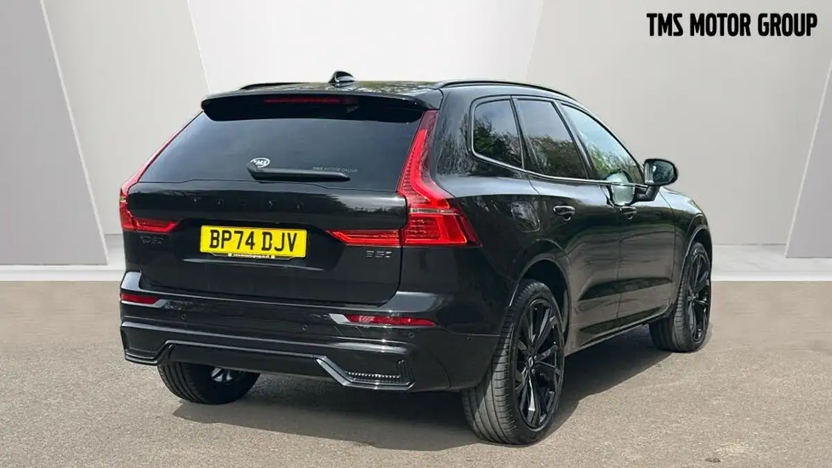 2025-volvo-xc60-20-b5-plus-black-edition-big-6