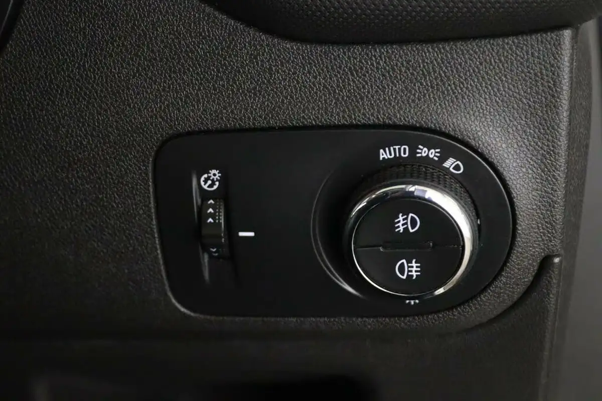 2021-vauxhall-crossland-12-ultimate-nav-auto-big-16