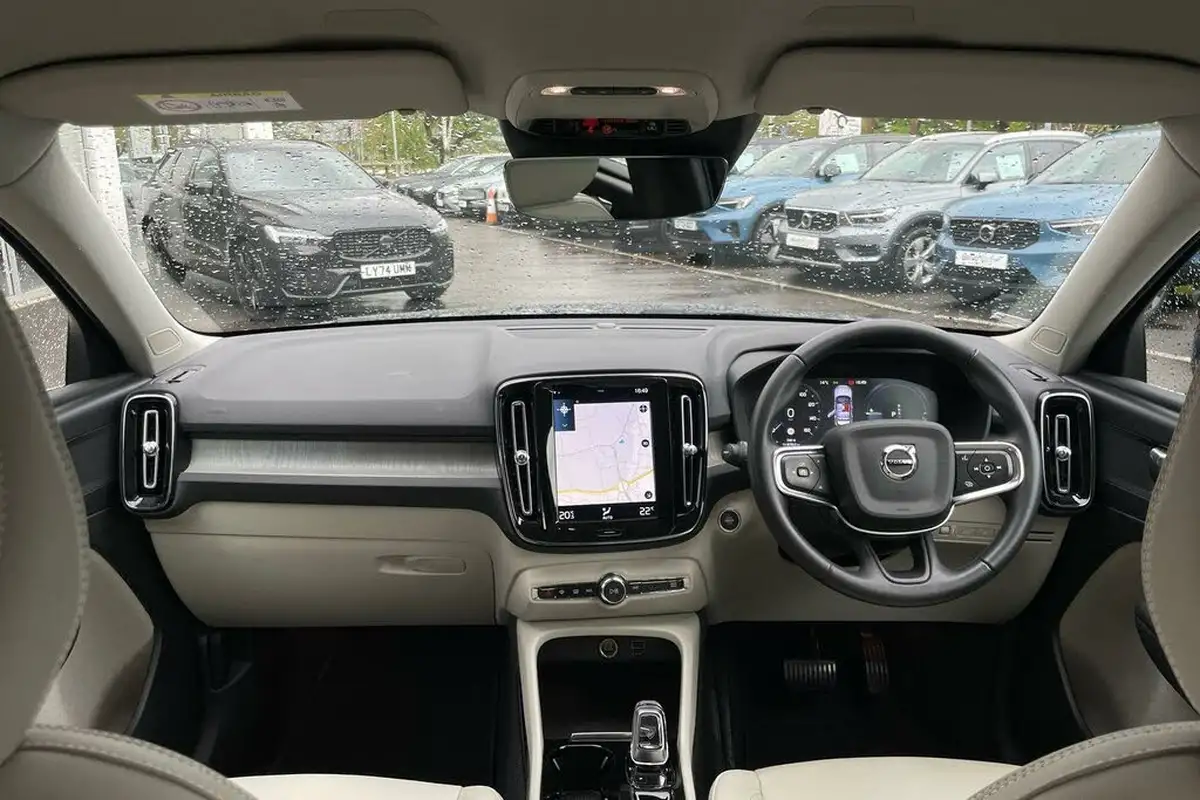 2021-volvo-xc40-15-t4-inscription-208bhp-big-2