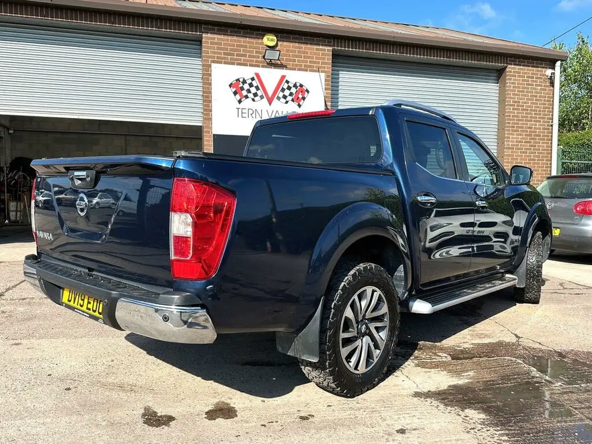 2019-nissan-navara-23dci-tekna-auto-big-15