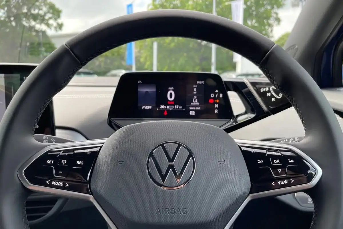 2024-volkswagen-id4-e-life-big-25