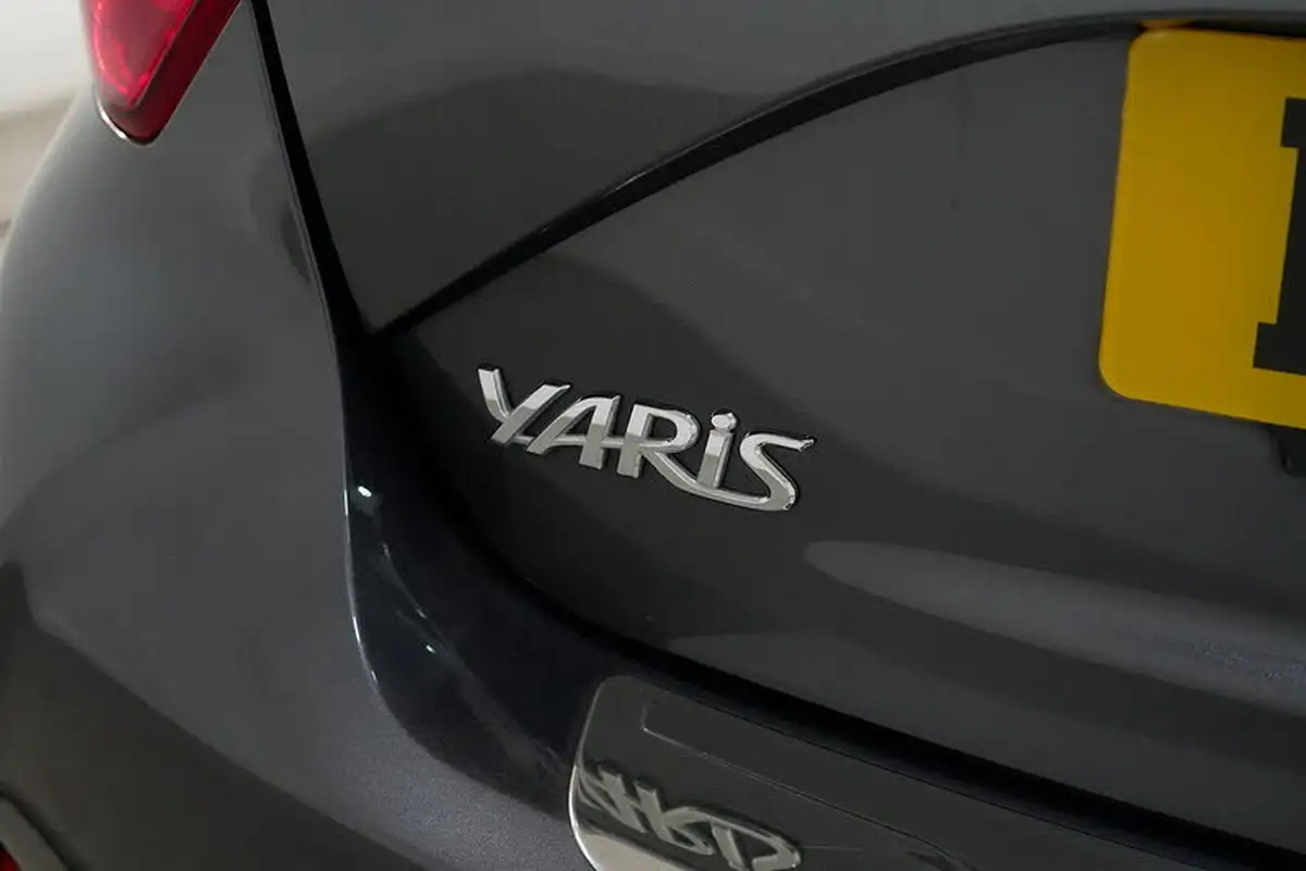 2019-toyota-yaris-15-vvt-i-icon-tech-111bhp-1496cc-big-10