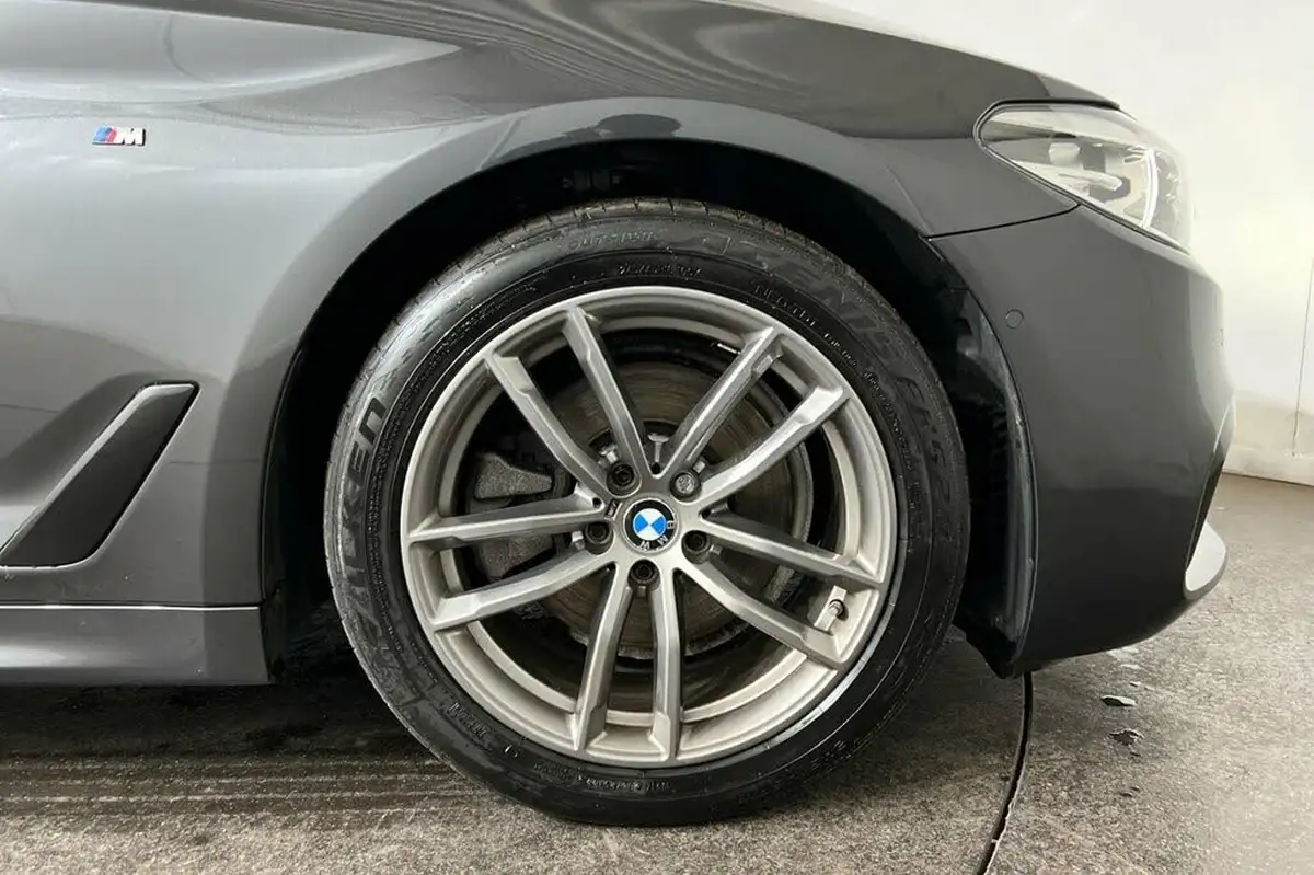 2018-bmw-5-series-20-520i-m-sport-ss-saloon-4d-big-10