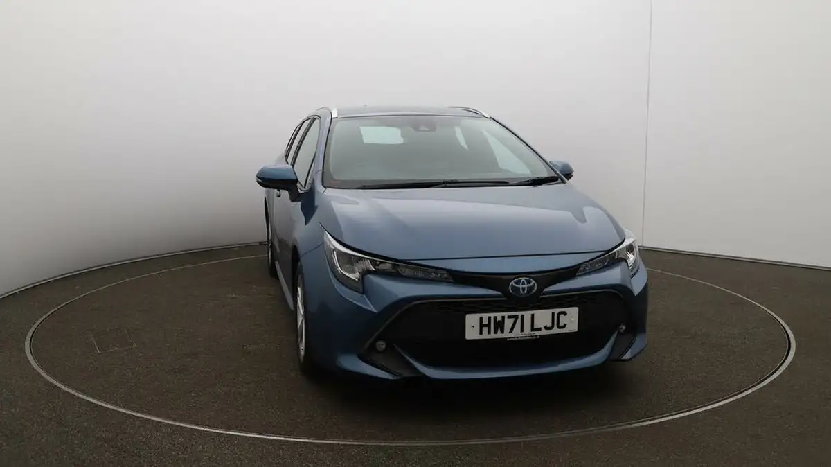 2022-toyota-corolla-18-vvt-i-icon-tech-spare-wheel-touring-sports-5d-big-35