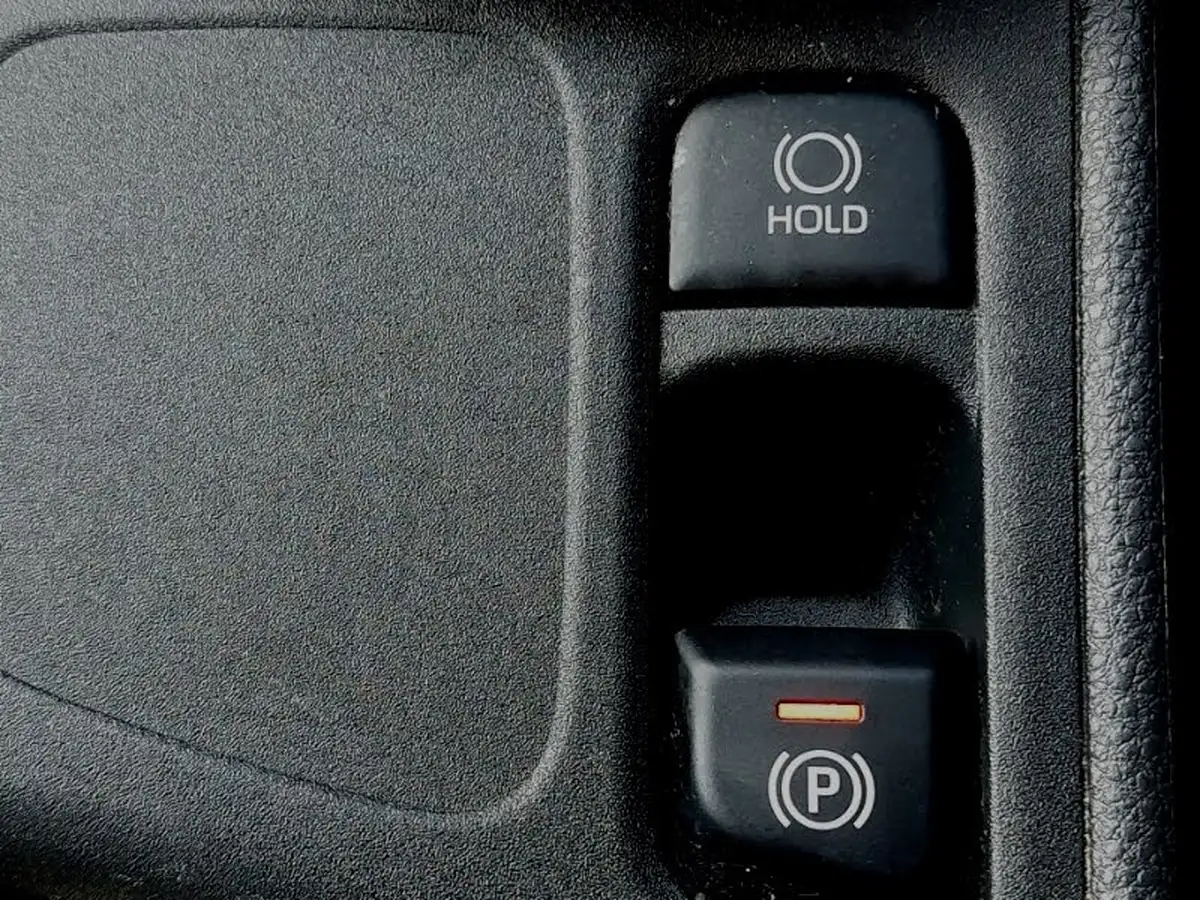 2021-toyota-yaris-cross-15-vvt-i-icon-big-16