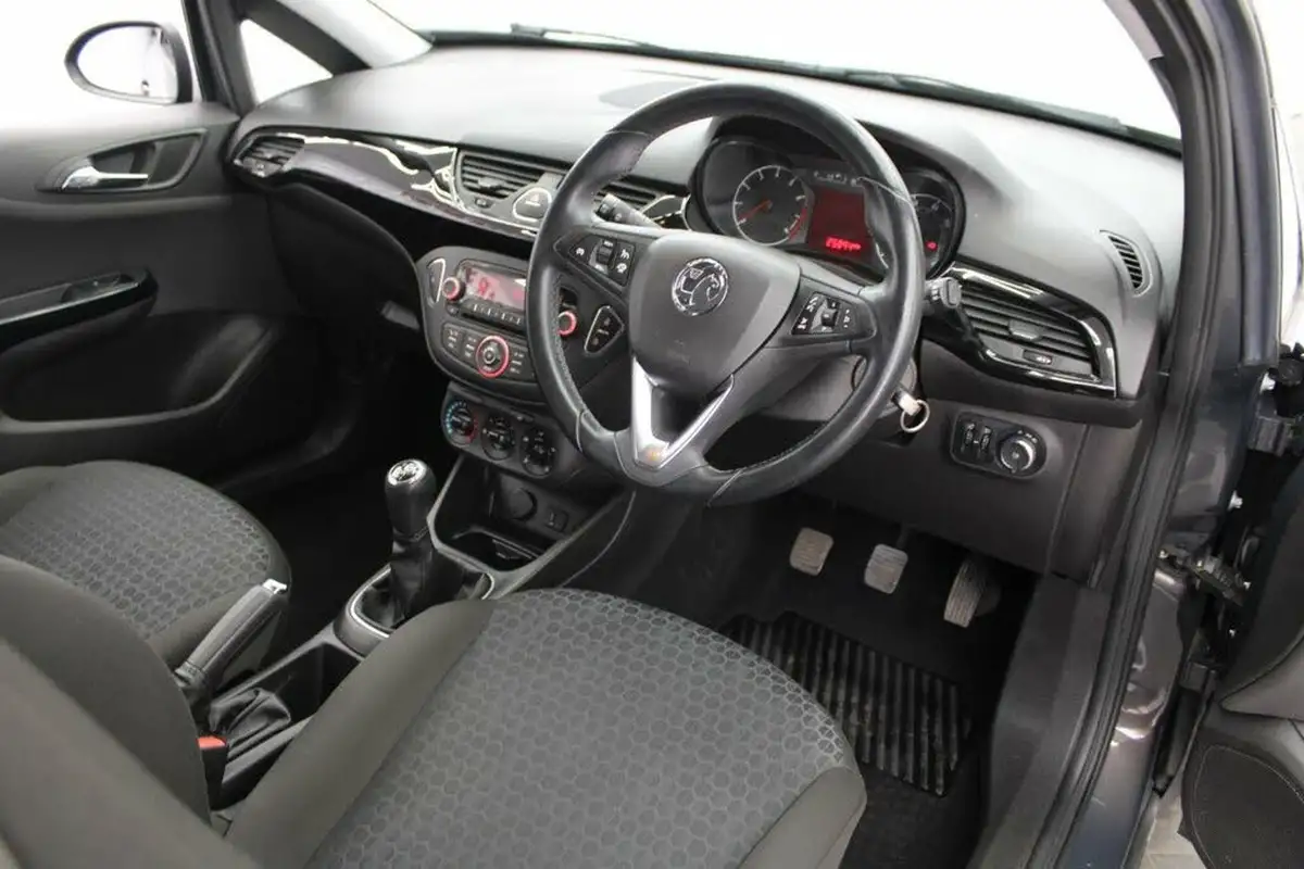 2015-vauxhall-corsa-14-sting-3d-big-1