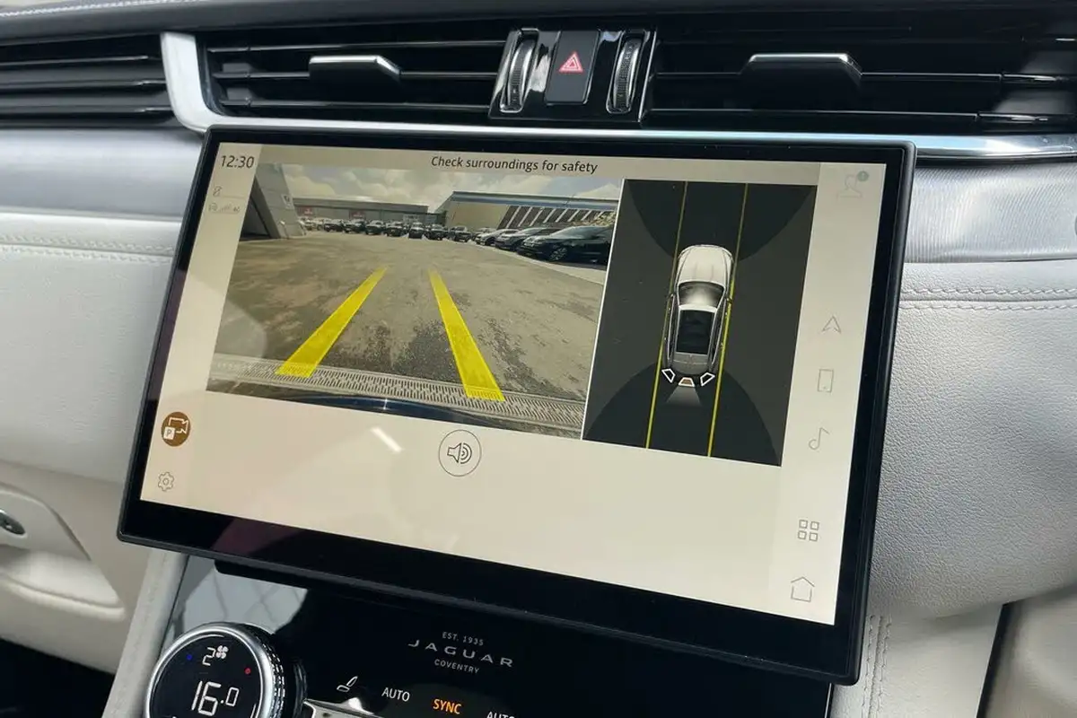 2022-jaguar-f-pace-20-d200-r-dynamic-s-big-2