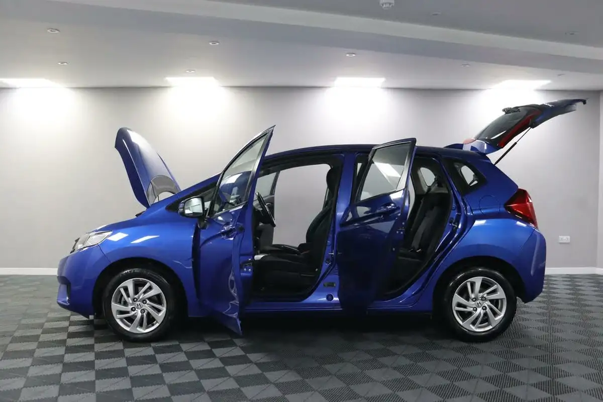 2015-honda-jazz-13-i-vtec-se-cvt-big-3