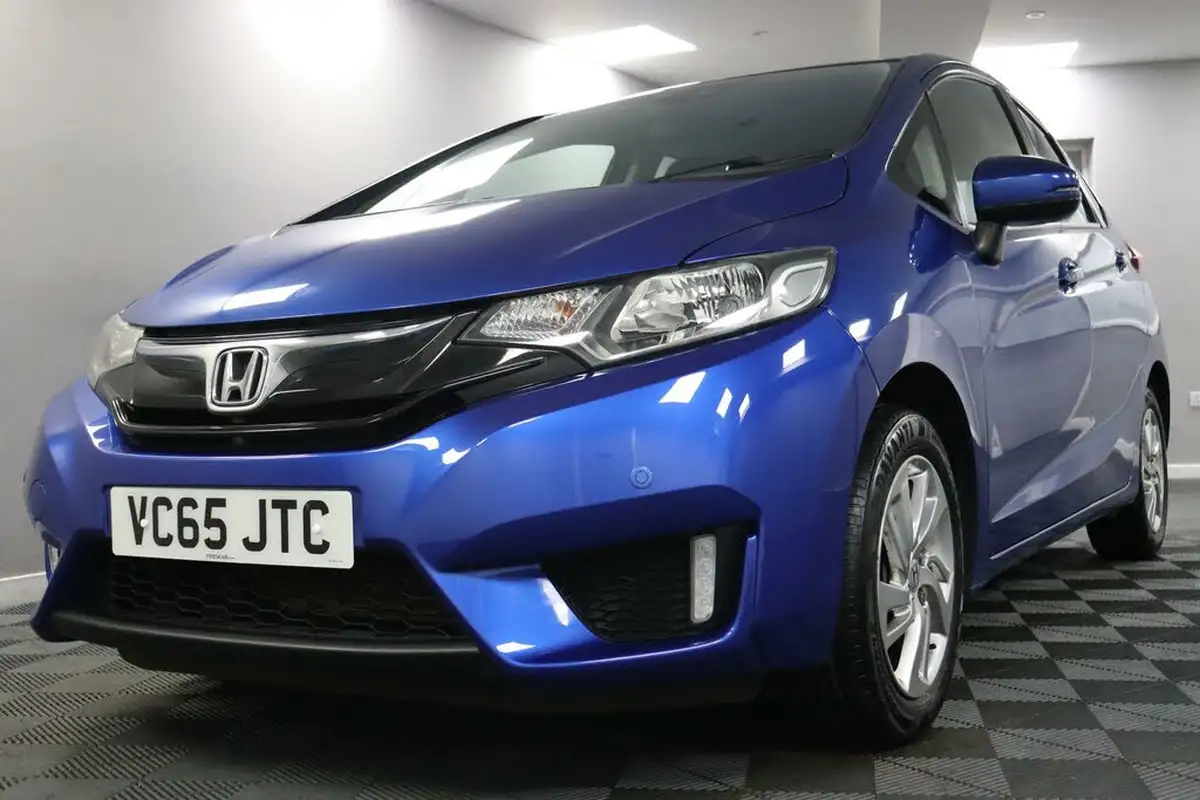 2015-honda-jazz-13-i-vtec-se-cvt-big-23