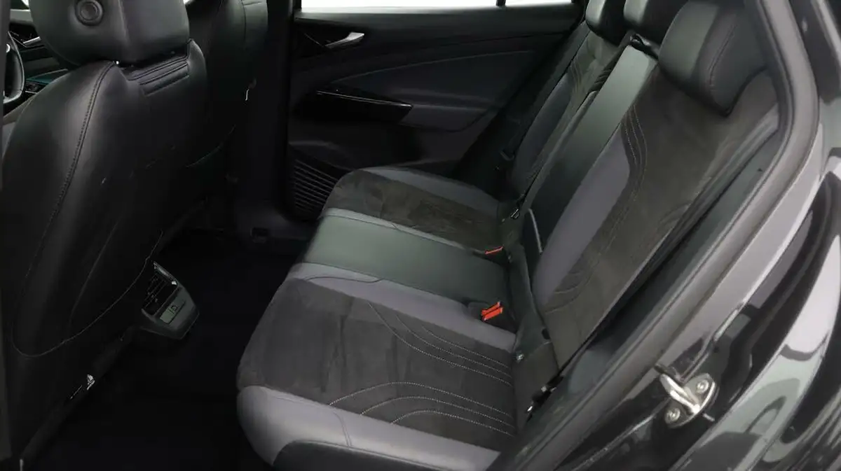 2022-volkswagen-id4-e-life-148ps-52kwh-pure-performance-big-15