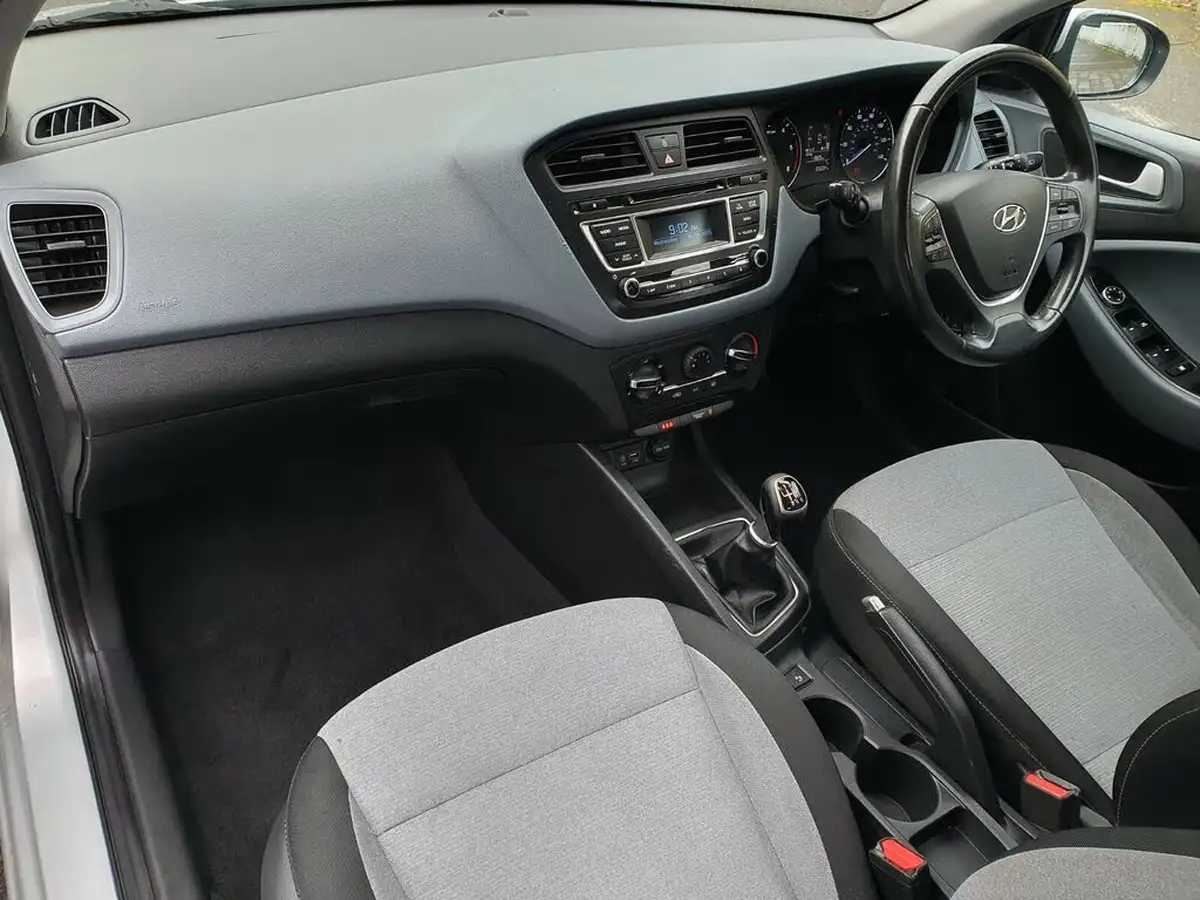 2015-hyundai-i20-14crdi-se-hatchback-5d-big-6