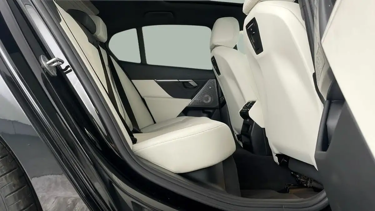 2024-bmw-5-series-e-i5-edrive40-m-sport-saloon-4d-big-24